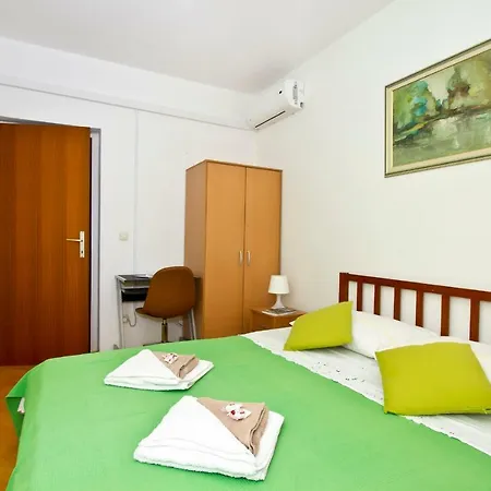 Apartment Topic Near The